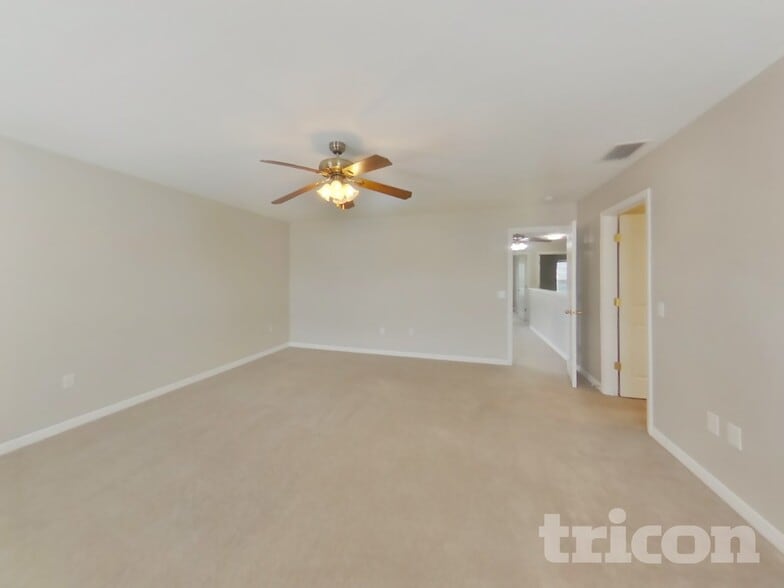 Building Photo - 12134 Fern Haven Ave