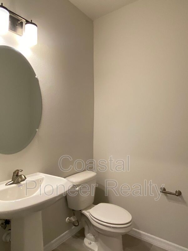 Building Photo - 28591 Cozy Creek Dr