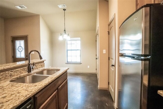 Building Photo - 663 West Tarleton-