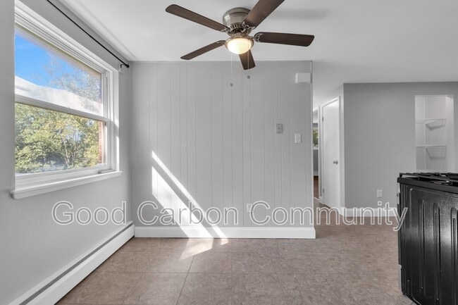 Building Photo - 5450 Creekside Ct