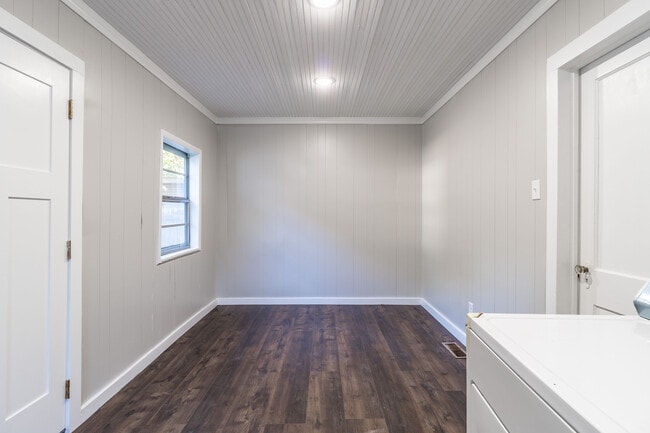 Building Photo - 714 N 39th St