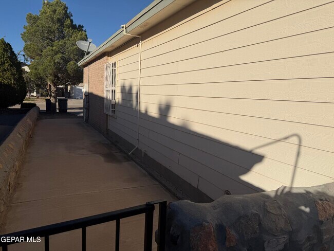 Building Photo - 12328 Tierra Apache Rd