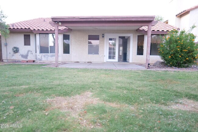 Building Photo - 1321 W Butler Dr