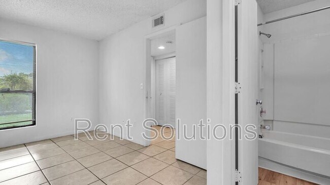 Building Photo - 455 Alt 19