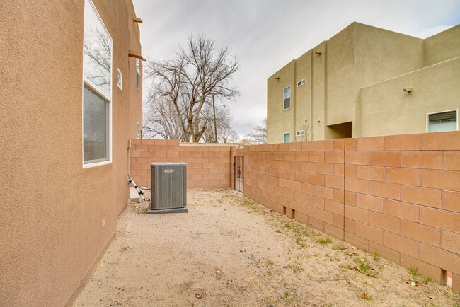 Building Photo - 251 San Clemente Ave NW
