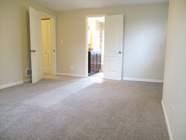 Building Photo - 448 Midway Dr