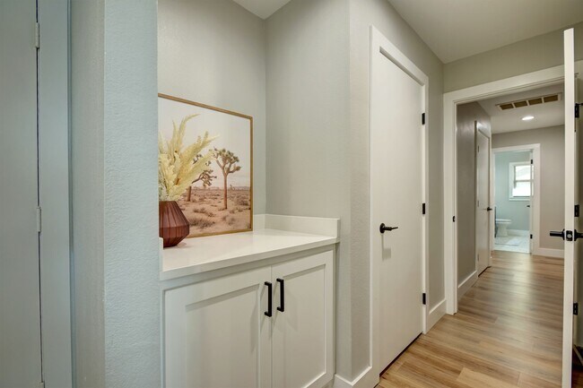 Building Photo - Gorgeous, updated home, turn-key and ready...