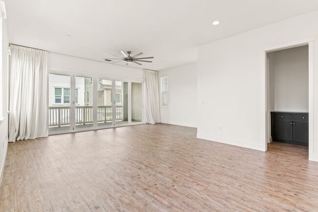 Building Photo - Sun-Filled Corner 4BR w/ Dual Yards & Panoramic Indoor-Outdoor Flow