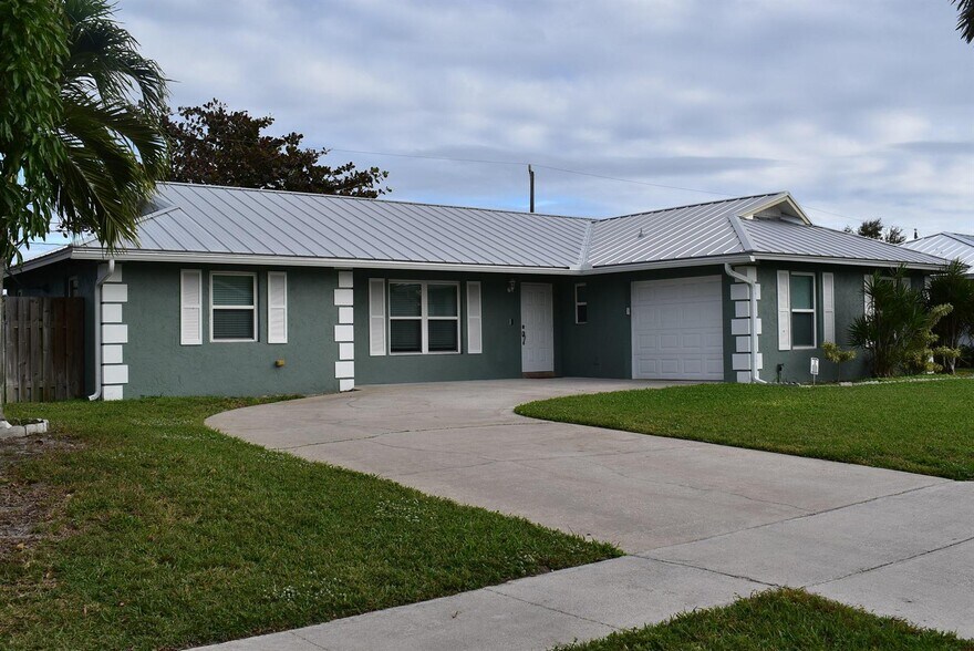 Building Photo - 826 Palama Way