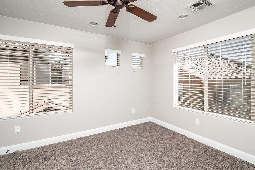 Building Photo - 325 N Red Stone Rd