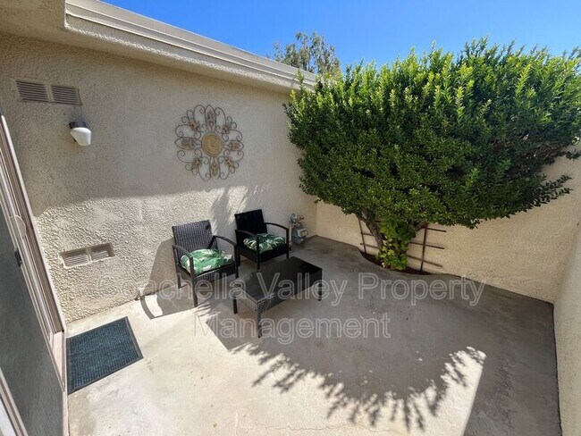 Building Photo - 643 N Vía Acapulco