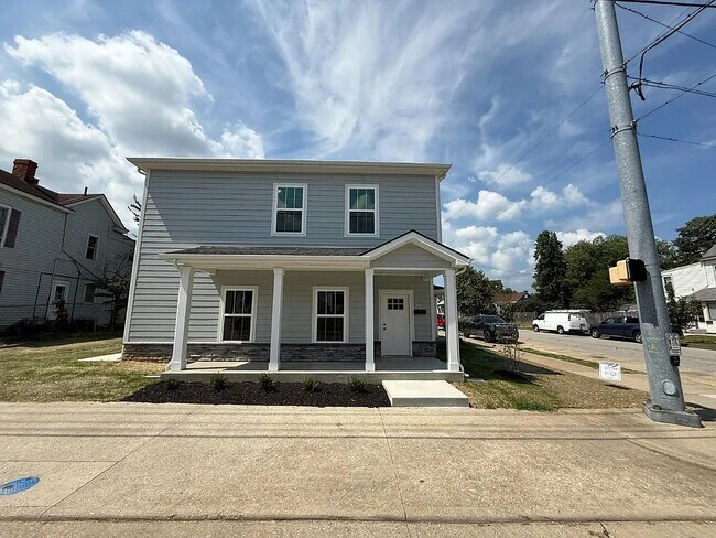 Primary Photo - 717 Vincennes St