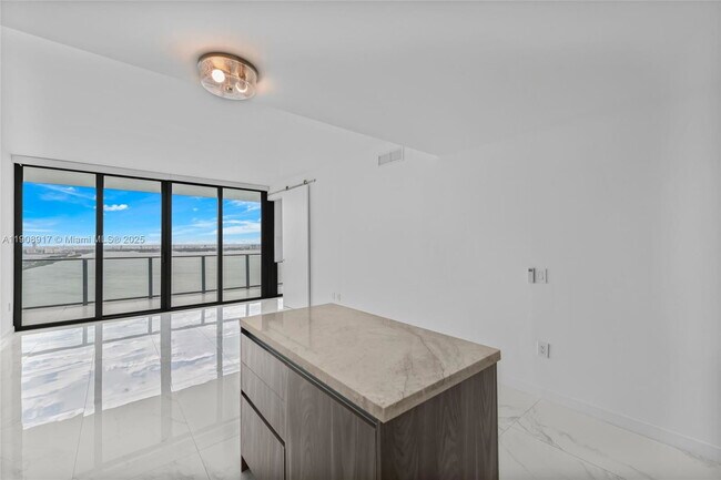 Primary Photo - 3131 NE 7th Ave