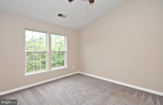 Building Photo - 3435 Westview Dr