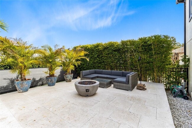 Building Photo - 13153 Lessing Ave