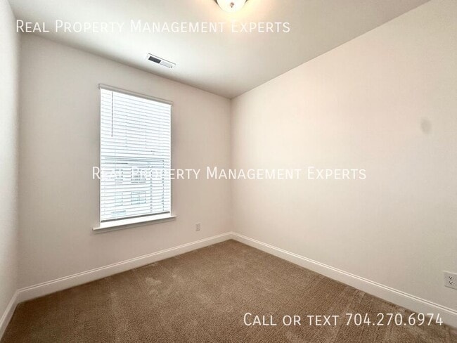 Building Photo - 15328 Ballancroft Pkwy