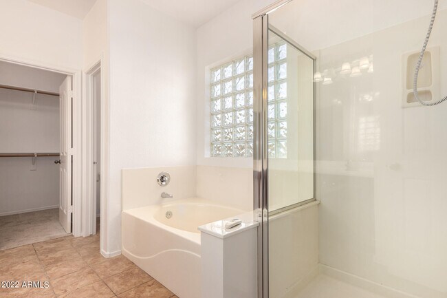 Building Photo - 9130 W Cypress St