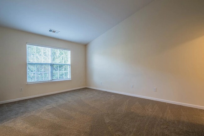 Building Photo - 303 Huck Ct