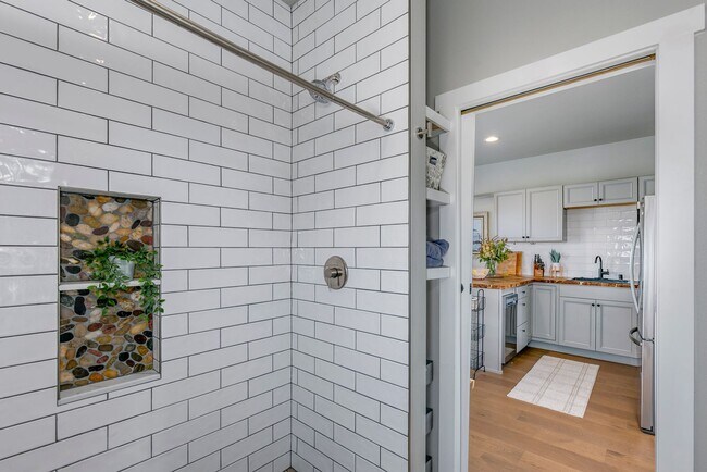 Building Photo - 431 Ave F