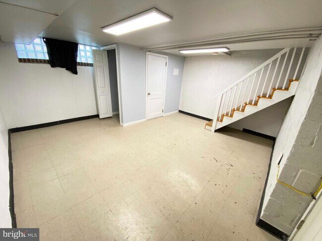 Building Photo - 6330 Leonard St