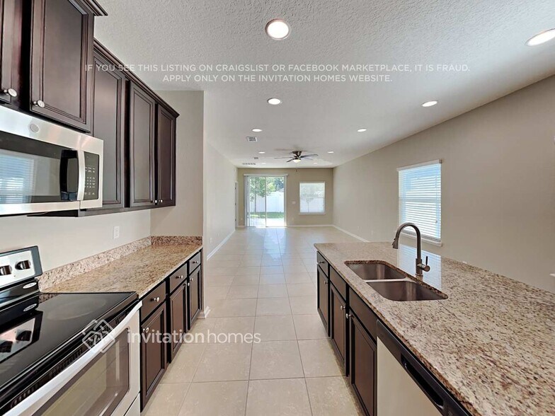 Building Photo - 857 Glendale Ln