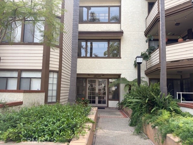 Building Photo - 2563 Plaza del Amo