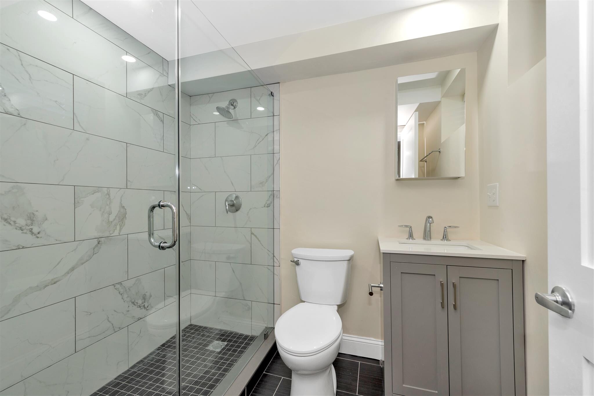 Building Photo - 43 Wright Ave