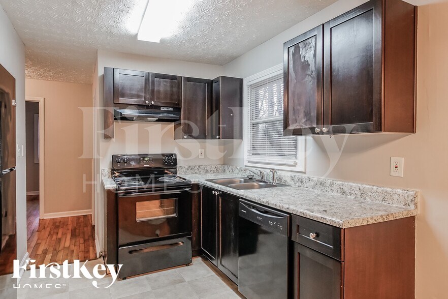 Building Photo - 443 Fairlock Ln NW