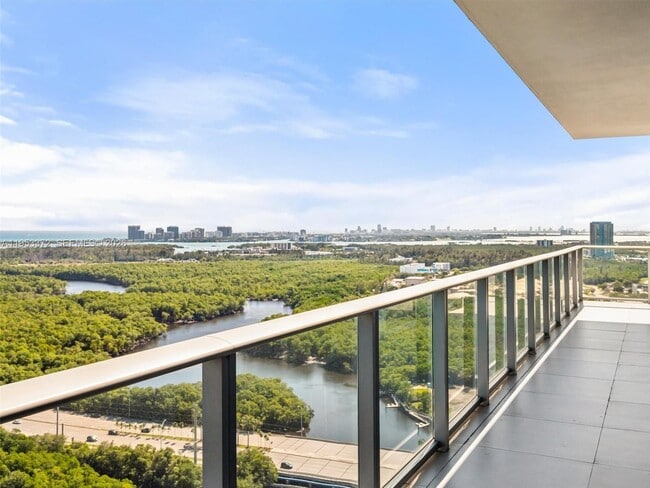 Building Photo - 16385 Biscayne Blvd