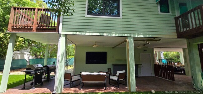 Building Photo - 410 Coconut Dr