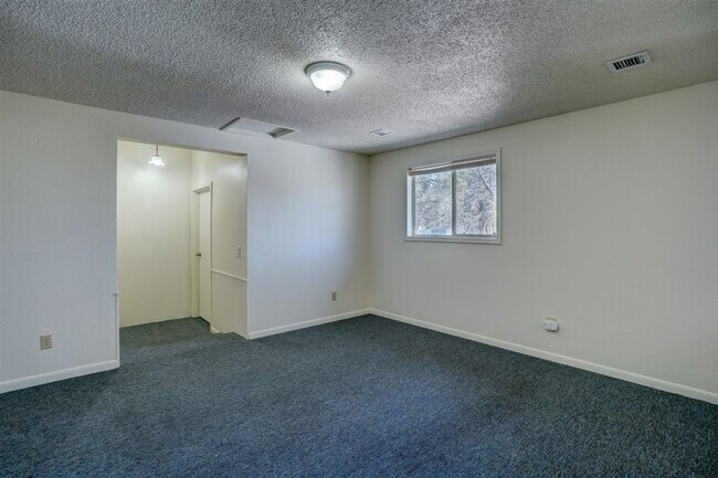 Building Photo - 812 Coronado Ave