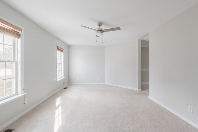 Building Photo - Charming 4 bedroom Colonial in Midlothian!