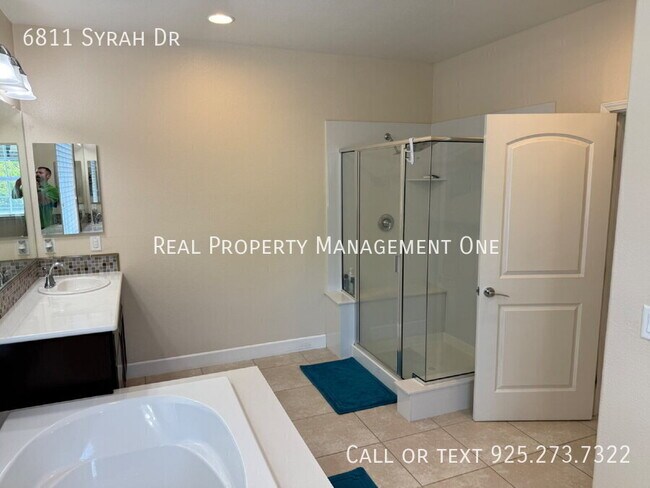 Building Photo - 6811 Syrah Dr