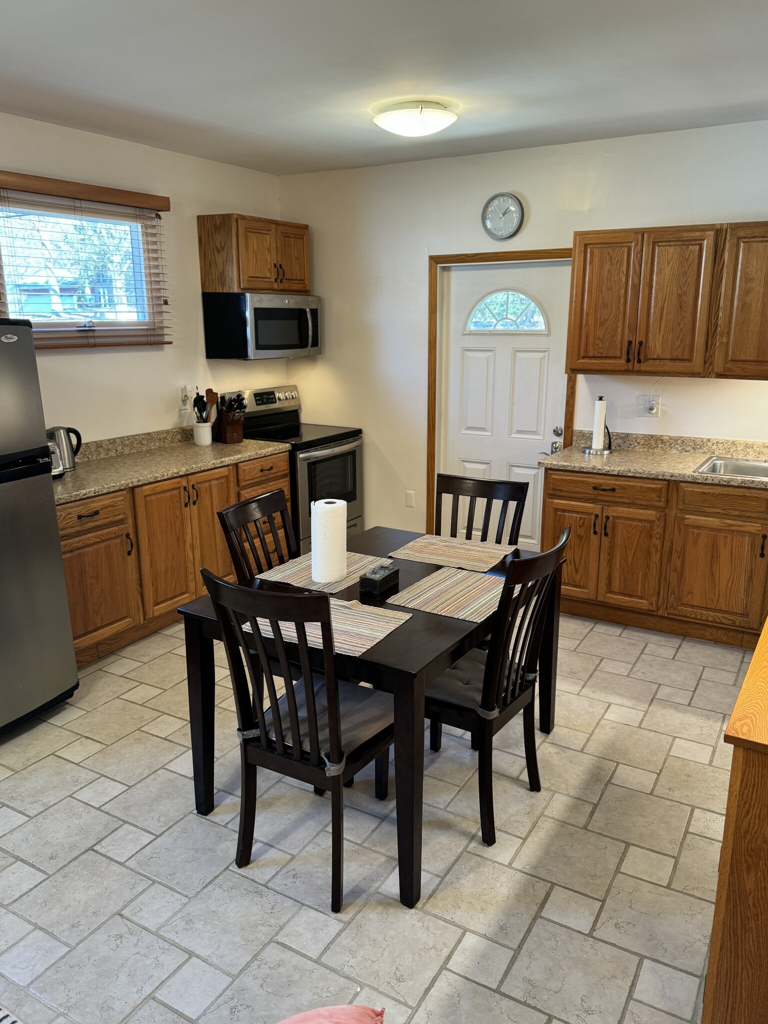 Building Photo - 1416 Hanshaw Rd