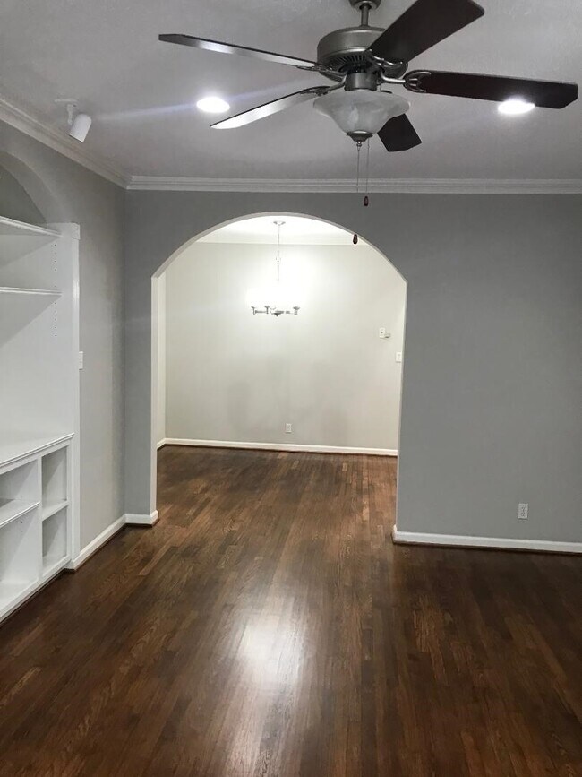 Building Photo - 315 Branard St