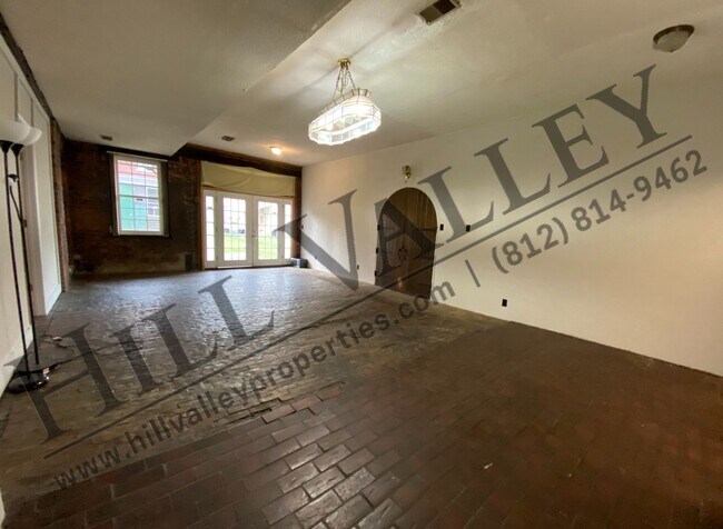 Building Photo - 522 S 6th St