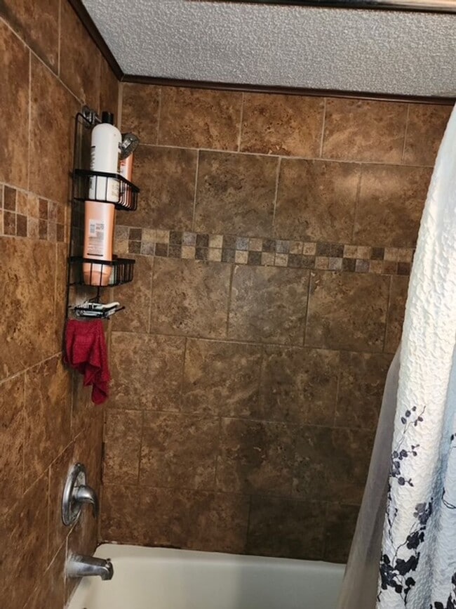 Building Photo - Spacious 2 bedroom in Hopkins