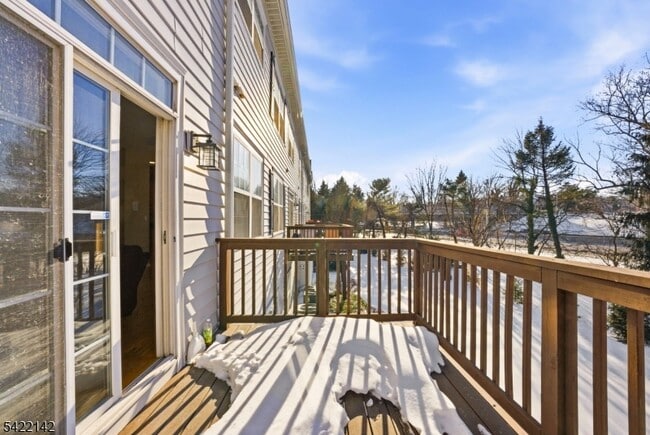 Building Photo - 154 George Russell Way