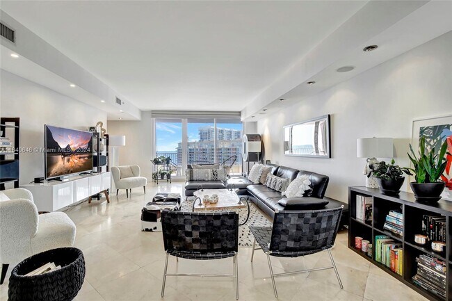 Building Photo - 781 Crandon Blvd