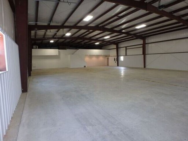 Building Photo - 1620 Co Rd 409