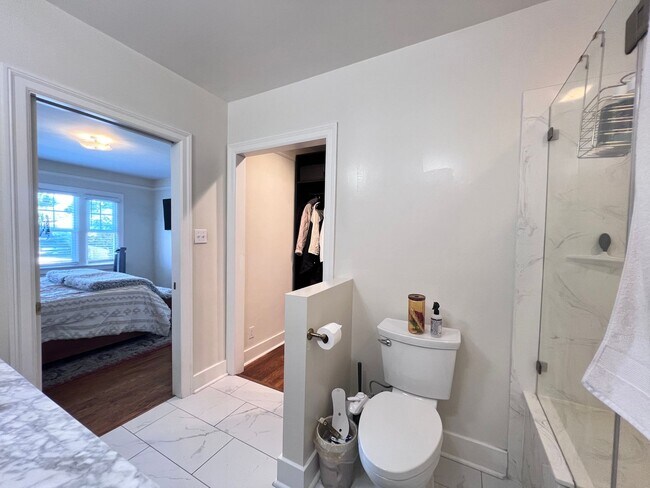 Building Photo - Fully Updated Home in San Leandro Available for Rent!!