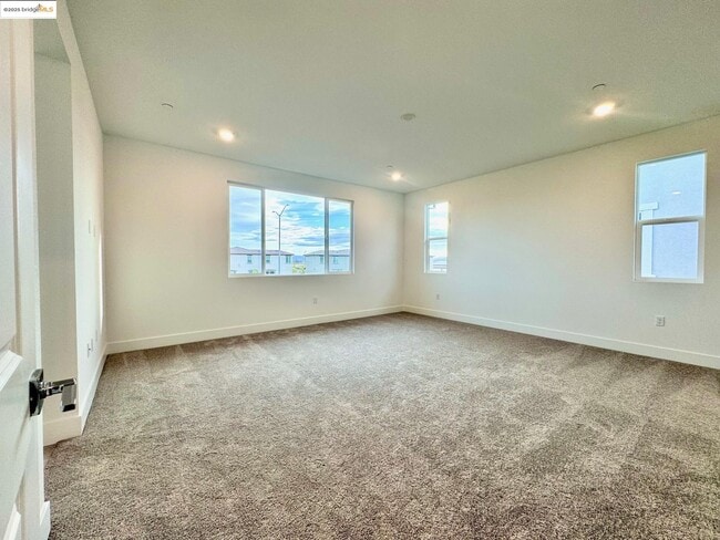Building Photo - 2850 Talkeetna St