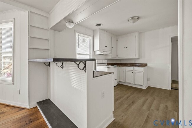 Building Photo - 107 S 9th Ave