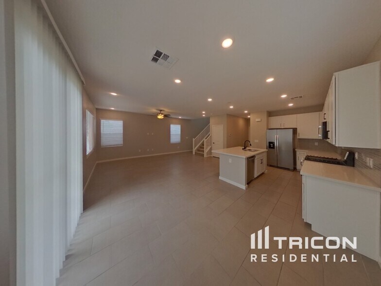 Building Photo - 6743 Palmer Crst St