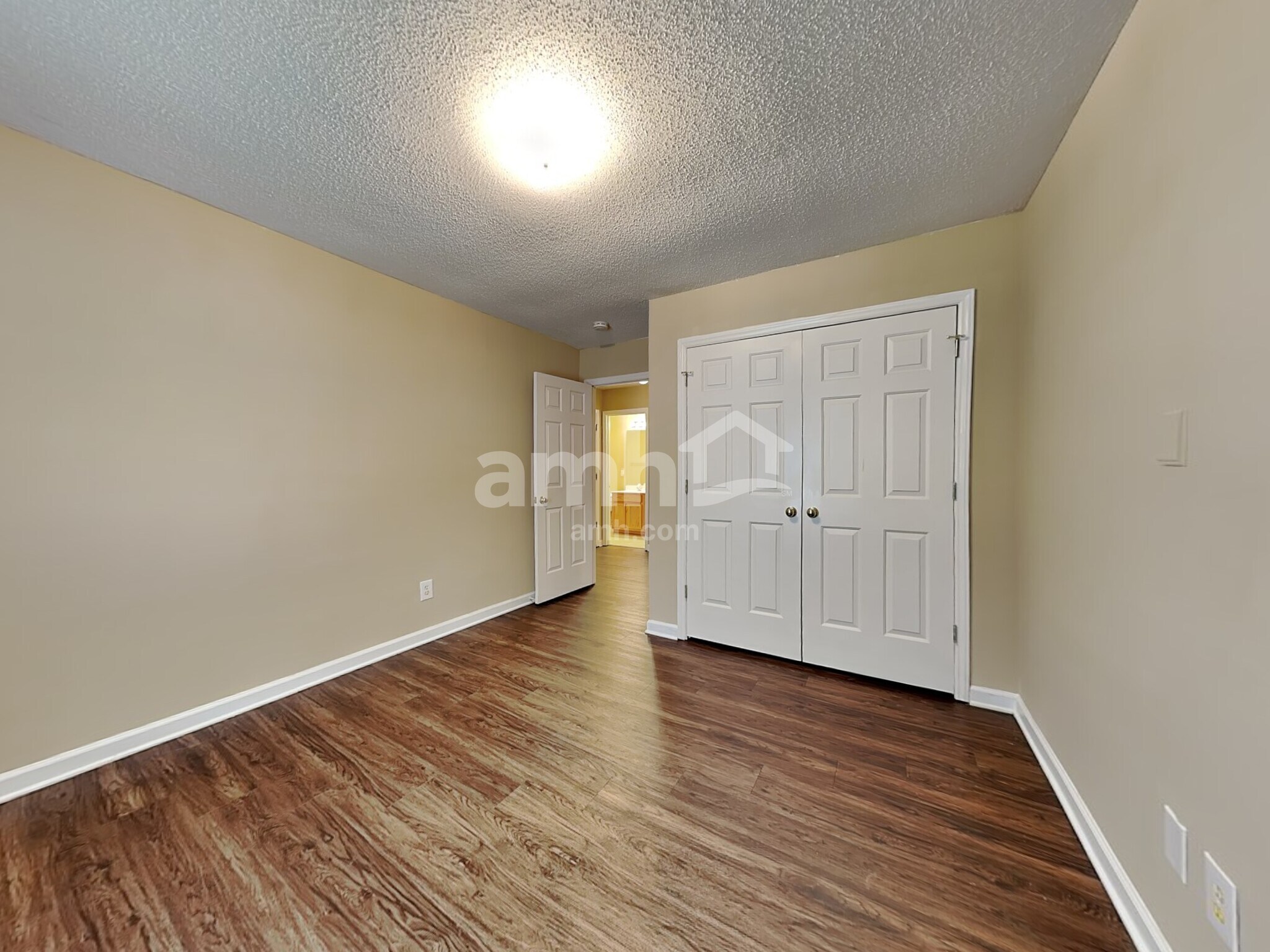 Building Photo - 1473 Lewisburg Pointe Dr