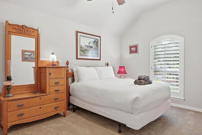 Building Photo - 2303 Chapelwood Dr