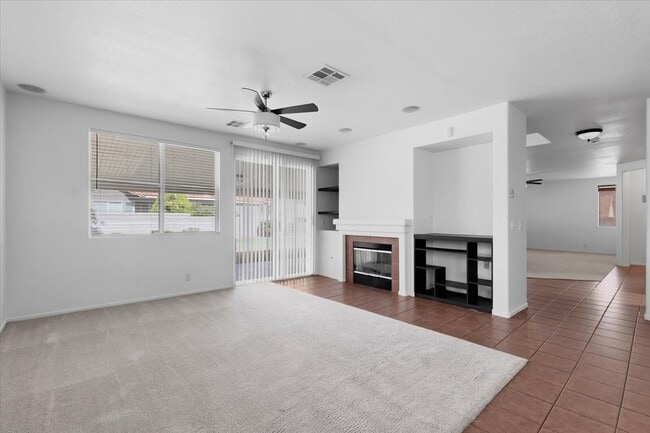 Building Photo - 920 Stable Glen Dr