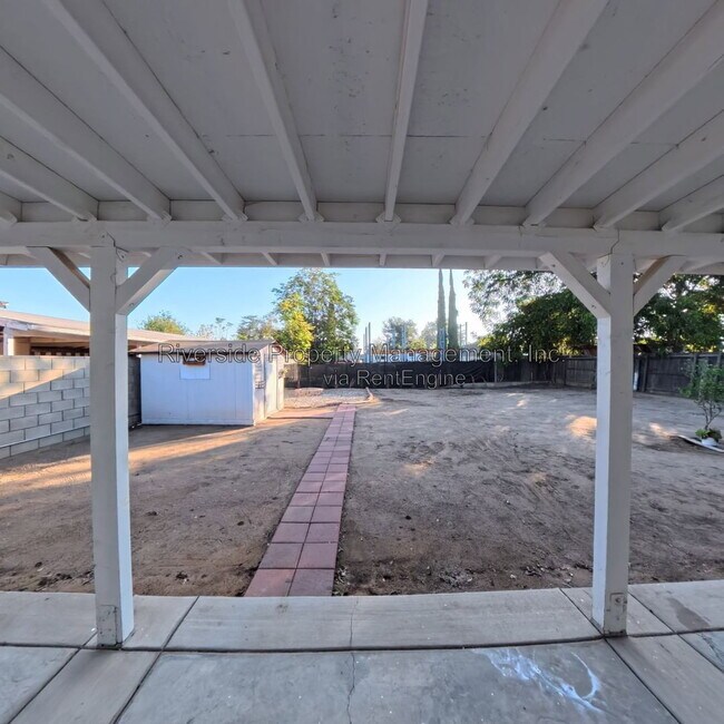 Building Photo - 3695 McKenzie St