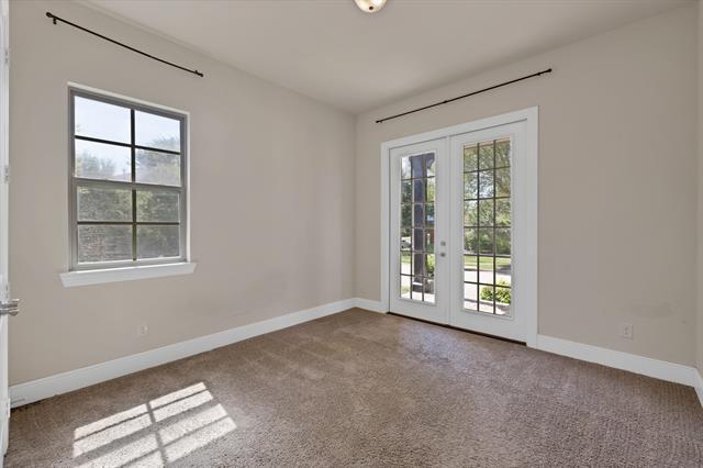 Building Photo - 2600 Fairhill Ln