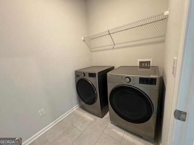 Building Photo - 3468 Jasmine Wy